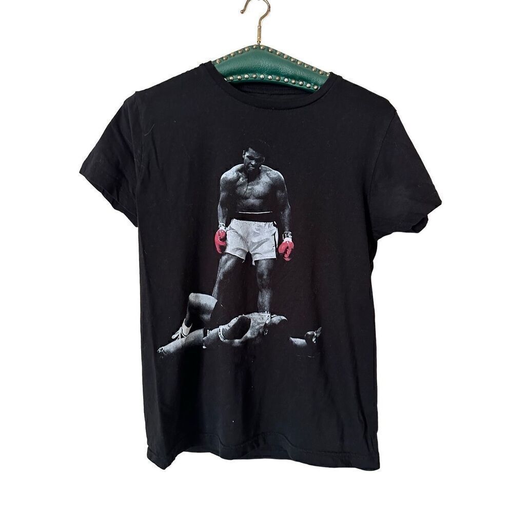 Muhammad Ali Graphic T-Shirt Size Small